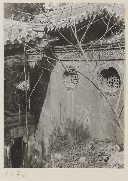 Detail of Ru ting showing latticework windows with ornamental shapes