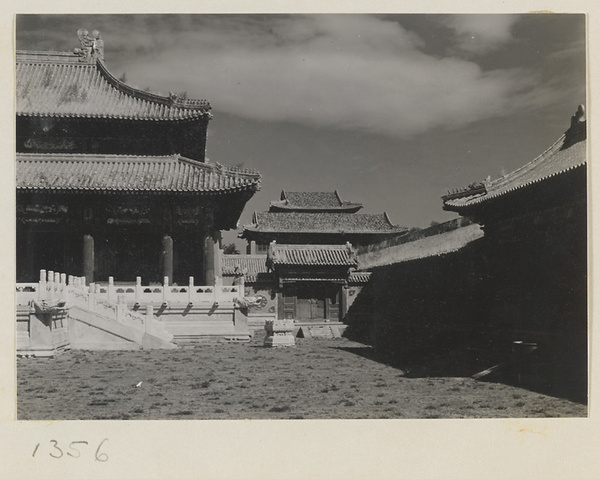 Detail of the south facade of Huang ji dian and east gate