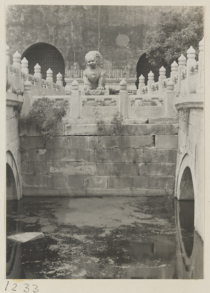 Waijinshui Qiao and marble lion south of Tian an men