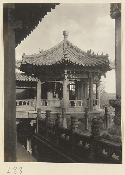 East side pavilion of Zhuan lun cang