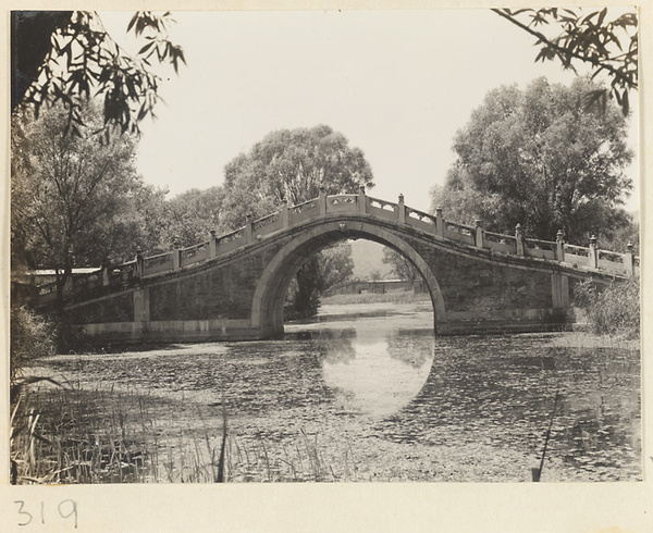 Single-arched stone bridge at Yihe Yuan