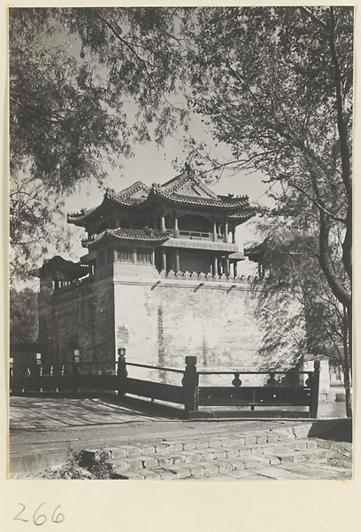 Wen chang ge seen from the bridge leading to Zhi jun ting