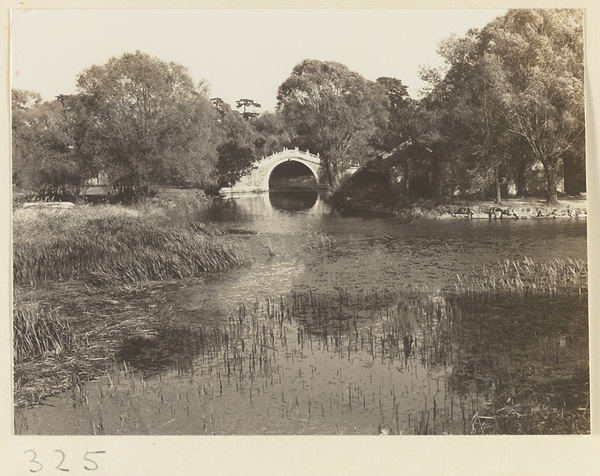 Single-arched stone bridge at Yihe Yuan