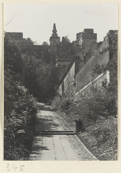 Buildings and stupa-style pagoda on Back Hill at Yihe Yuan