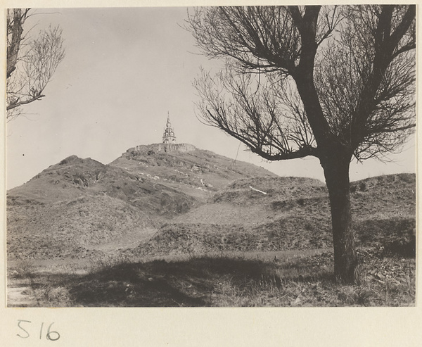 Stupa-style pagoda atop Yuquan Hill