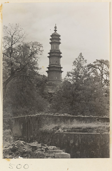 Duo bao liu li ta on Back Hill at Yihe Yuan