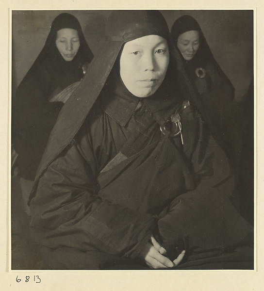 Buddhist nuns meditating