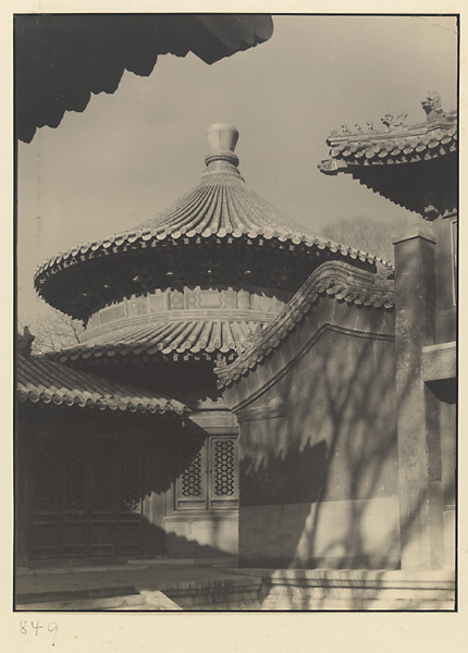 Detail of roofs of Qian sheng dian and Wan shan dian