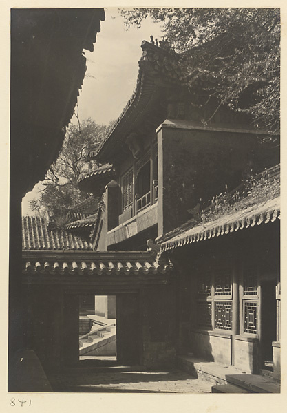 Detail of roofs and gate at Wan shan dian