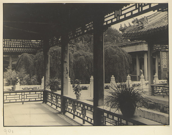 Garden pavilions and marble balustrade at Nanhai Gong Yuan