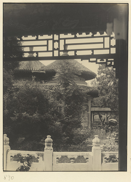 Shuang huan wan shou ting at Nanhai Gong Yuan