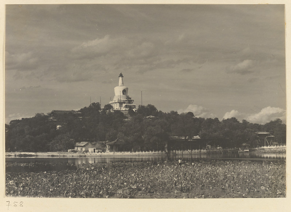 Bai ta on Qiong Island