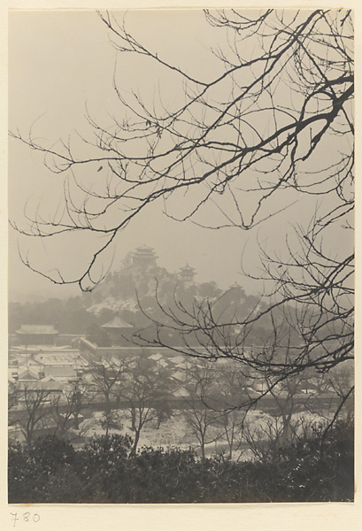 Jingshan Gong Yuan seen from Beihai Gong Yuan in winter