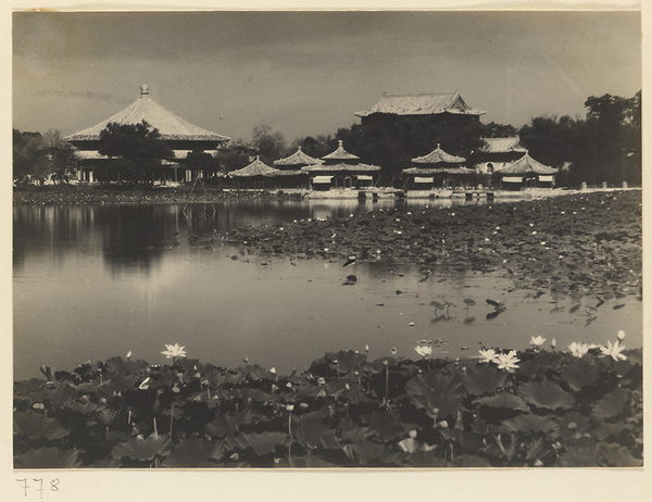 Northwest shore of Beihai Lake showing Guanyin dian, Wu long ting, and Rulaifo dian