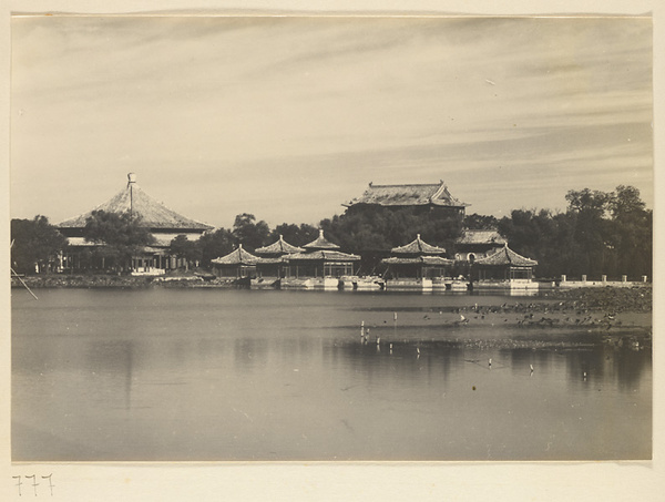 Northwest shore of Beihai Lake showing Guanyin dian, Wu long ting, and Rulaifo dian