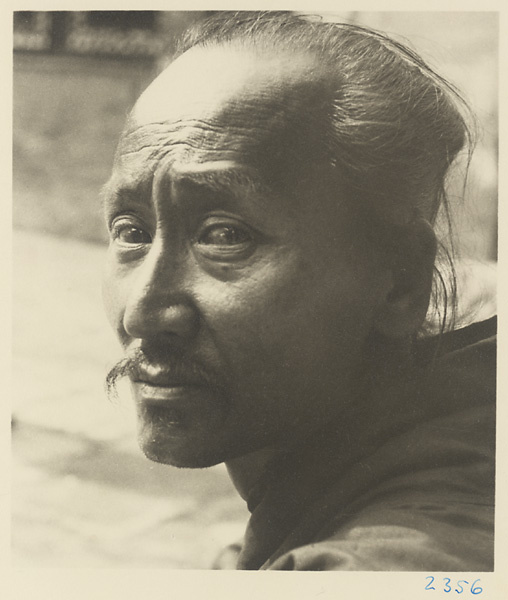 Daoist priest at Bai yun guan