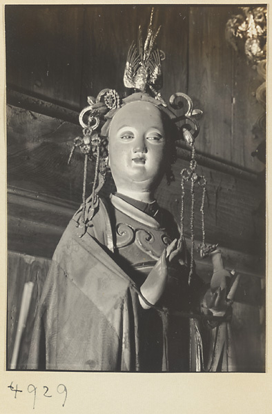 Detail of a statue of the goddess Sheng Mu wearing a phoenix headdress on Hua Mountain