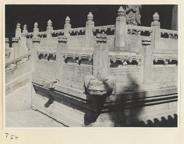 Detail of Da cheng dian at Kong miao showing terrace corner with gargoyle and balustrades