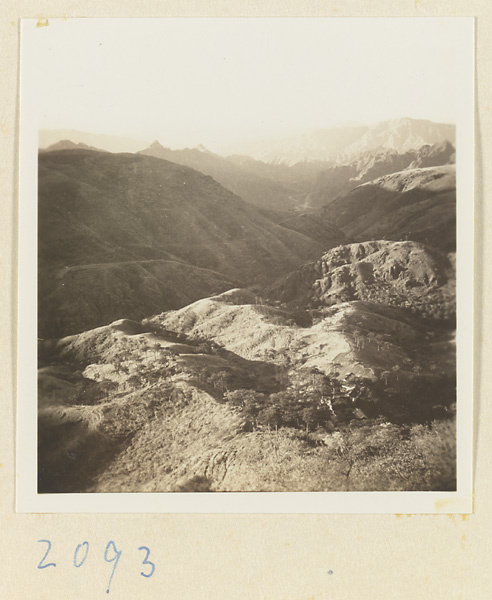 Mountain landscape on the pilgrimage route up Miaofeng Mountain