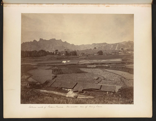 Extreme north of Fukien Province. Tea market; town of Hsing Tsun