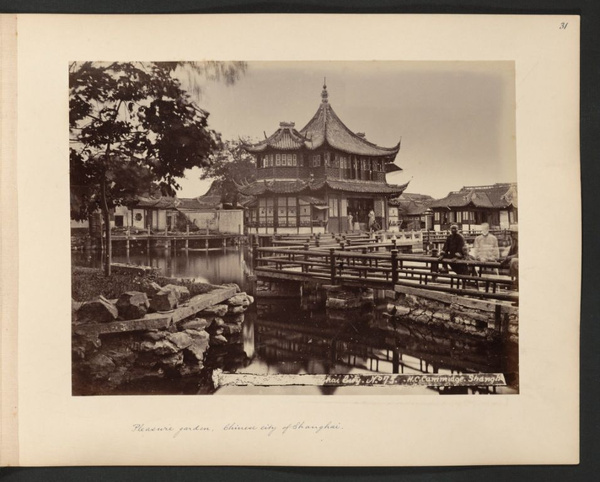 Pleasure garden, Chinese city of Shanghai