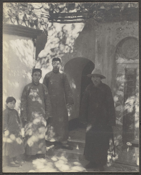 Kumpei of Pu Ha-tin. Yangchow, Kiangsu. At the entrance. This kumpei outside city across Grand Canal.