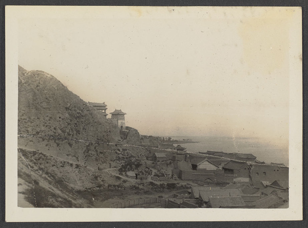 Westward ho.  Approaching Tungkuan.  Yellow River to right.