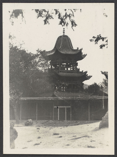 Kehtsikung. Many famous fighters for and against China have worshipped here.