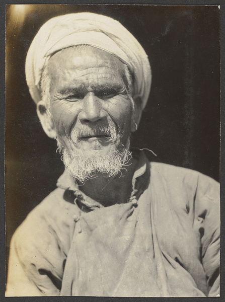 Shunhwa.  A Salar husband and wife.  [A Salar husband.]