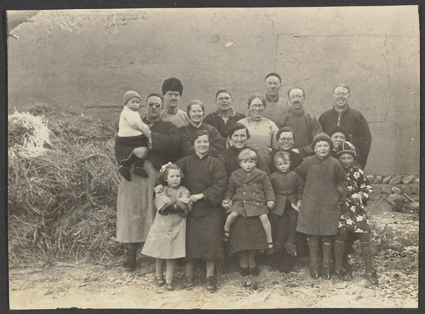 Sining. The C.I.M. workers Christmas 1933. The Tsinghai workers.