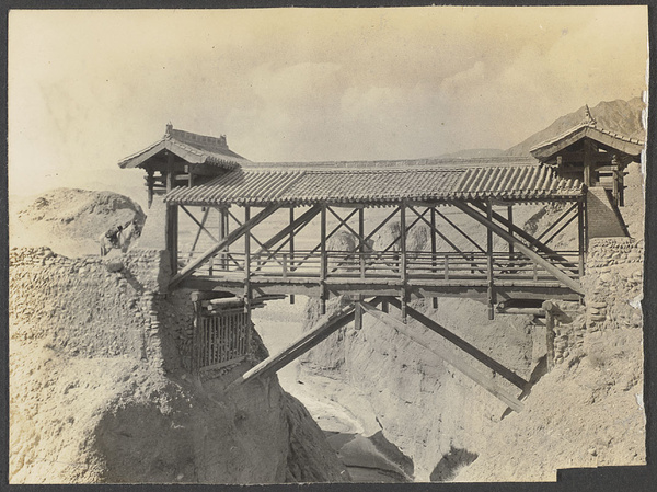 Leaving Shunhwa.  A study in cantilever bridges.