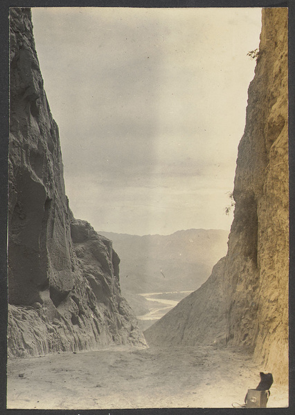 A Tsinghai road cut.