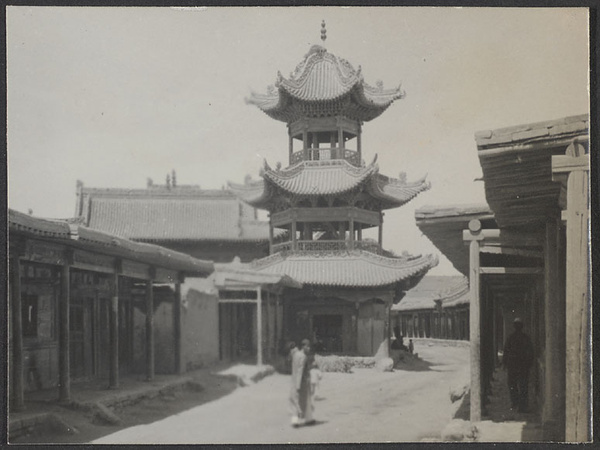 Tung Hsin Ch'en alias Pang Ko Ch'en (Half-a-town). From the east.