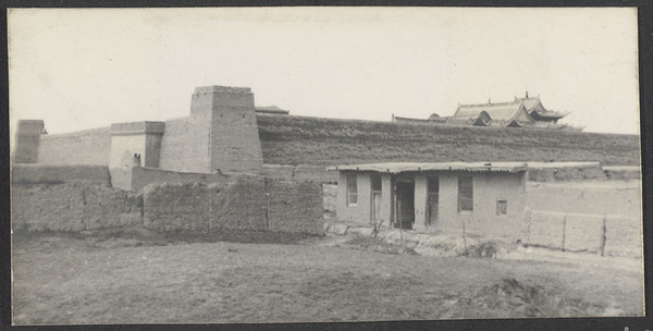 Yu Wang. Fort enclosed mosque outside S. Gate.