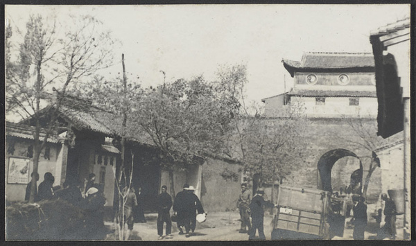 West Shensi. C.I.M. & West Gate, Fenghsiang, Shensi.