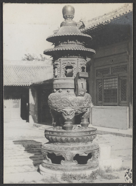 Incense burner, Yonghe Temple (雍和宮) ‘The Lama Temple’, Beijing