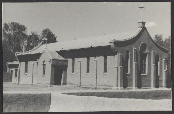 Western Suiyuan.  A Hollander is priest here.