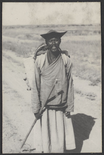 Chiang Chia Miao, Suiyuan. A Hsifan = half Chinese, half Tibetan.