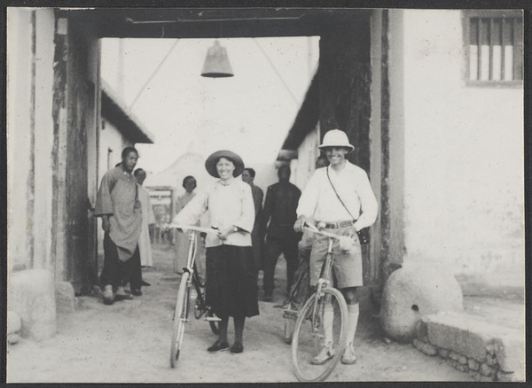 The China Inland Mission in Ningsia.  The Hess klan leave for Ninganpao.