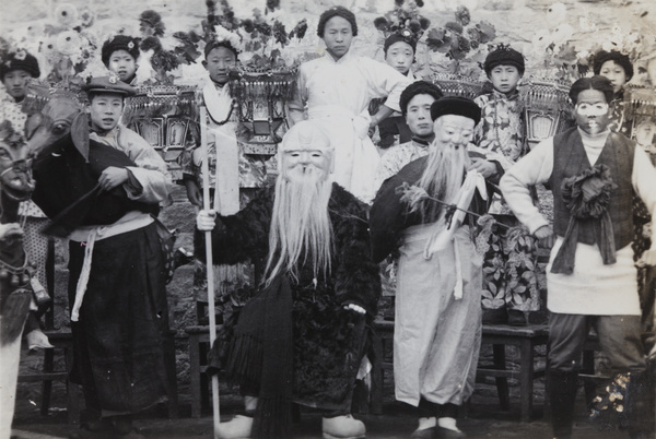 Performing arts troupe, Zhang Jiashan Village, Weihai (威海)