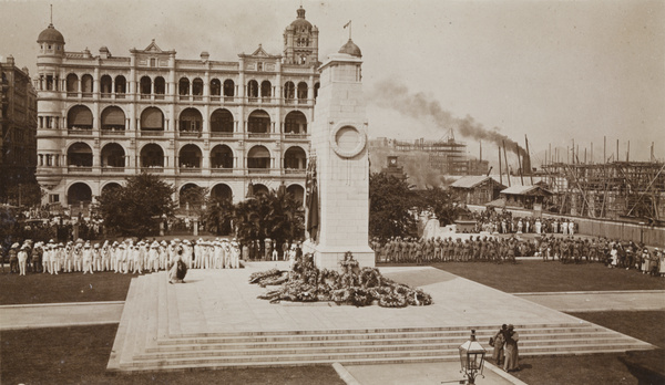 Laying wreaths at the Cenotaph, Hong Kong