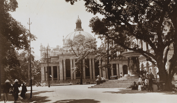 The Hongkong and Shanghai Bank, Dent's Fountain, and the City Hall, Hong Kong