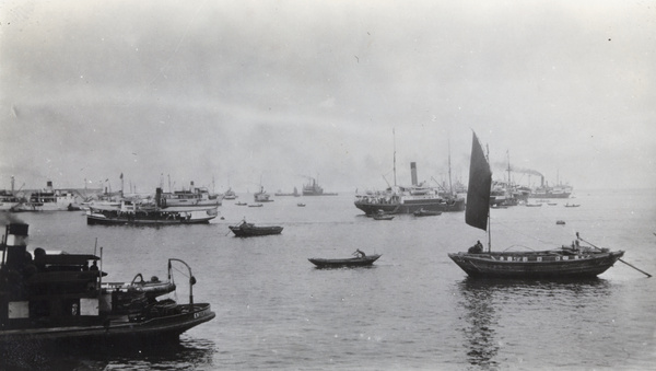 Boats and ships on the River Huangpu, Shanghai