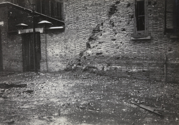 Bomb damage near Dixwell Road, Shanghai, 1937