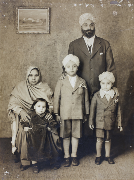 Nachhattar Kaur Sangha, Mohinder Kaur Sangha, Harbhajan Singh Sangha, Kartar Singh Sangha, Ranjit Singh Sangha, Shanghai