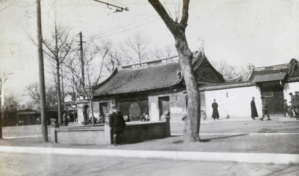 The Bubbling Well and Jing'an Temple, Bubbling Well Road, Shanghai