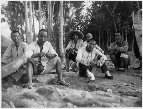 Jinchaji Border Region Banknote Printing Plant printers having a rest, 1938