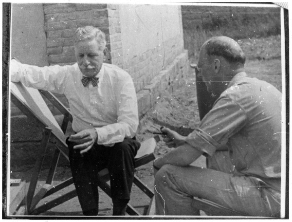 General Patrick Hurley (Roosevelt's personal envoy to Chiang Kai-shek) with Michael Lindsay (林迈可), Yan'an (延安), August 1945