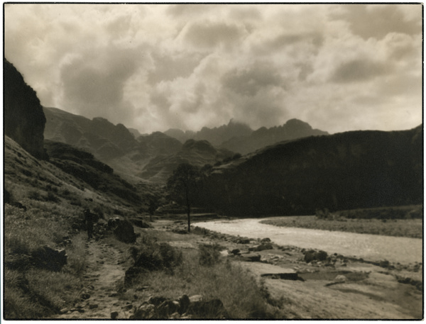 A river and Wolf Tooth Mountain (Mount Langya 狼牙山), Hebei