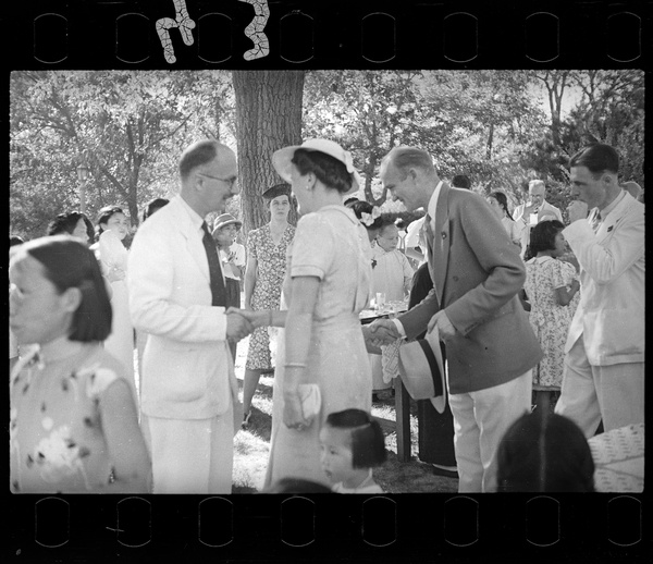 Michael Lindsay (李效黎) and Hsiao Li Lindsay (李效黎) greeting guests at their wedding party at Yenching University (燕京大學), Beijing (北京)